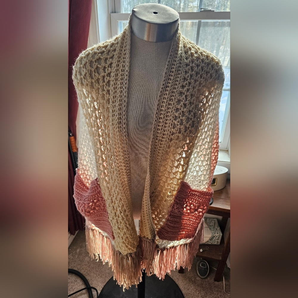 Elegant Crochet Shawl With Pockets